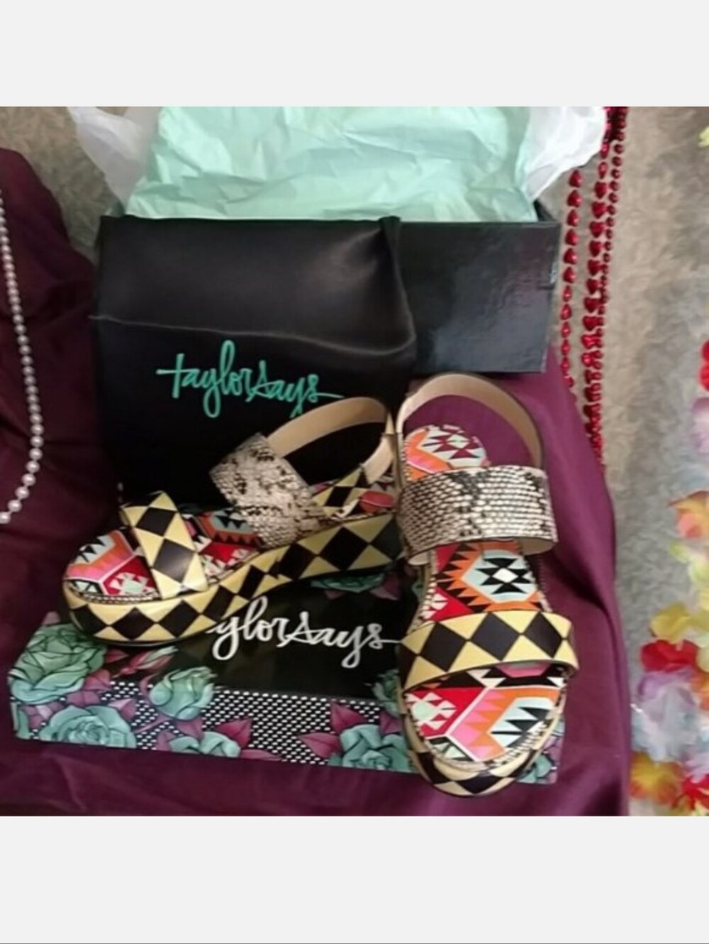Talyor Says "HISTACULAR" Platform Sandals Sz. 5